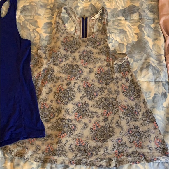 American Eagle tank tops - Picture 3 of 8